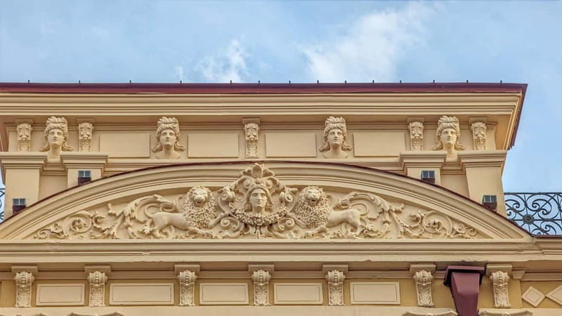 Tbilisi: Christmas Market & Hidden Gems Guided Walking Tour - Your guide, your pace, and how to not miss the key stops
