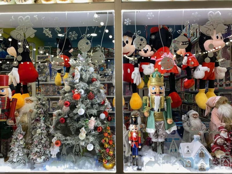 Tbilisi: Christmas Tour & Glühwein, Half-Day Guided Walking - Getting the most from the guide, pace, and English support