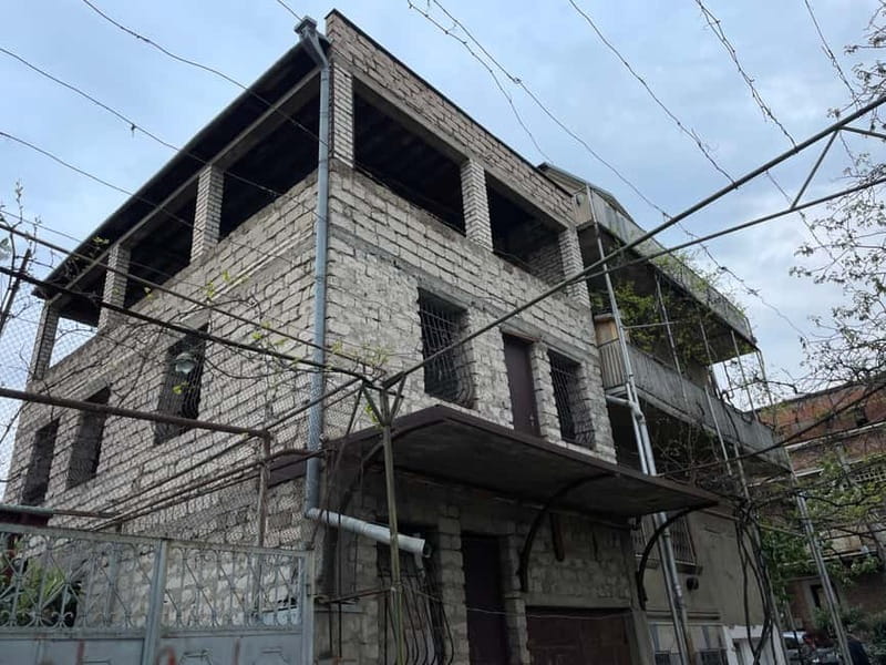 Tbilisi: Crime Stories & Hidden Tales Walking Tour - War refugees: the human layer most crime stories forget
