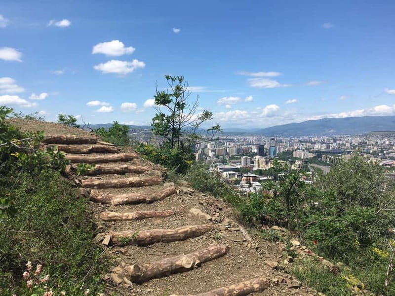 Tbilisi: Delightful Trail over the City - Guide Style: Route Expertise and Real Local Details