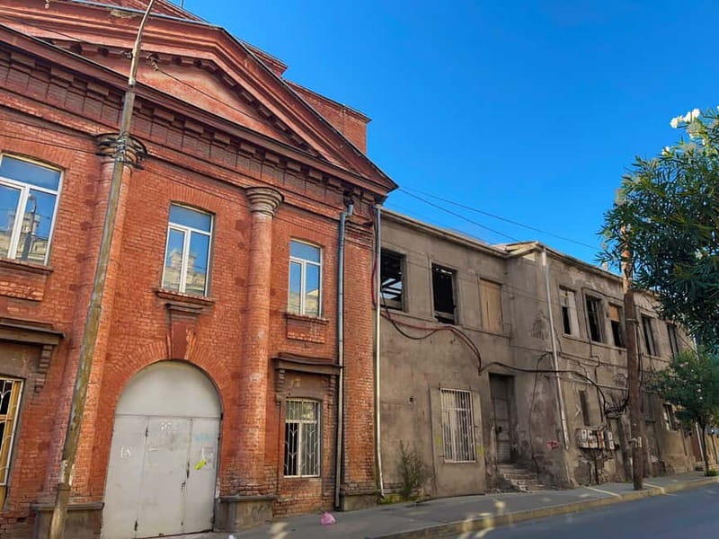 Tbilisi: Hidden Backyards Guided Tour - Dark Alleys and Passageways: Where You Understand Daily Life