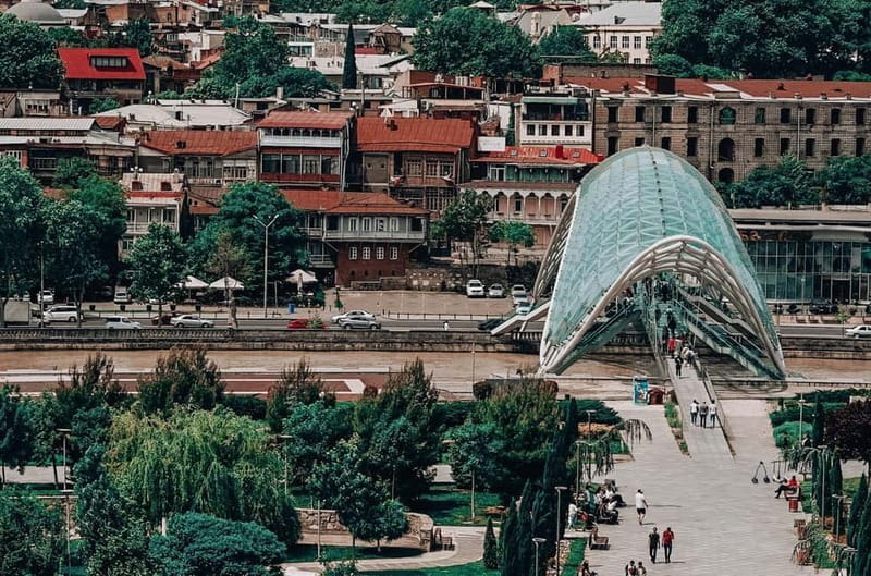 Tbilisi: Historic & Modern City tour with 2 Cable Car rides - Moving from historic center to the modern district