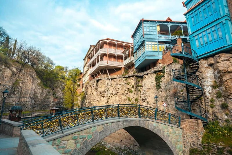Tbilisi: Historic & Modern City tour with 2 Cable Car rides - Guide quality: interactive explanations and real-world advice