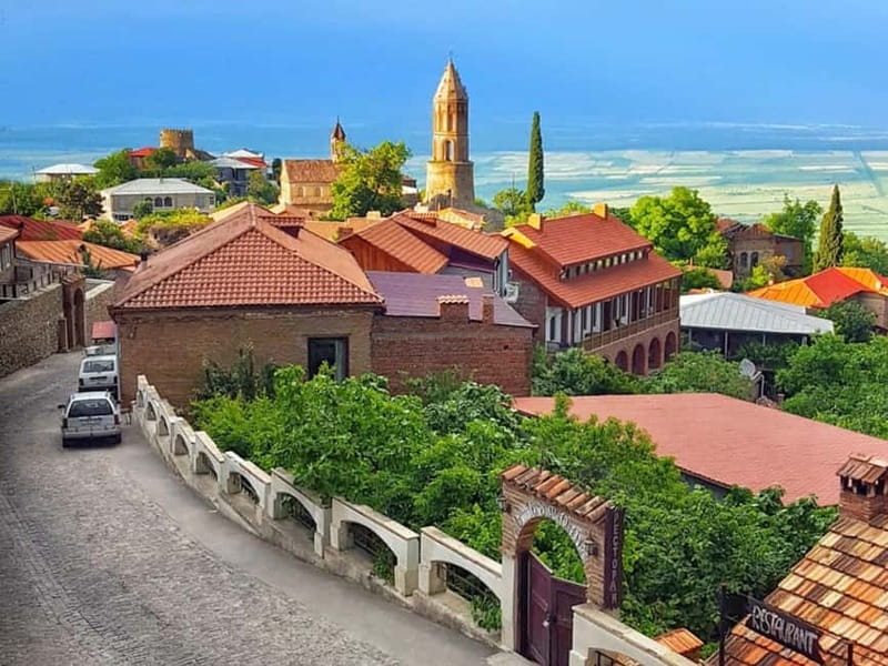 Tbilisi: Kakheti Region,Signaghi Tour with 7 Wine Tastings - Churchkhela and Shoti bread: the tasty start that sets the mood