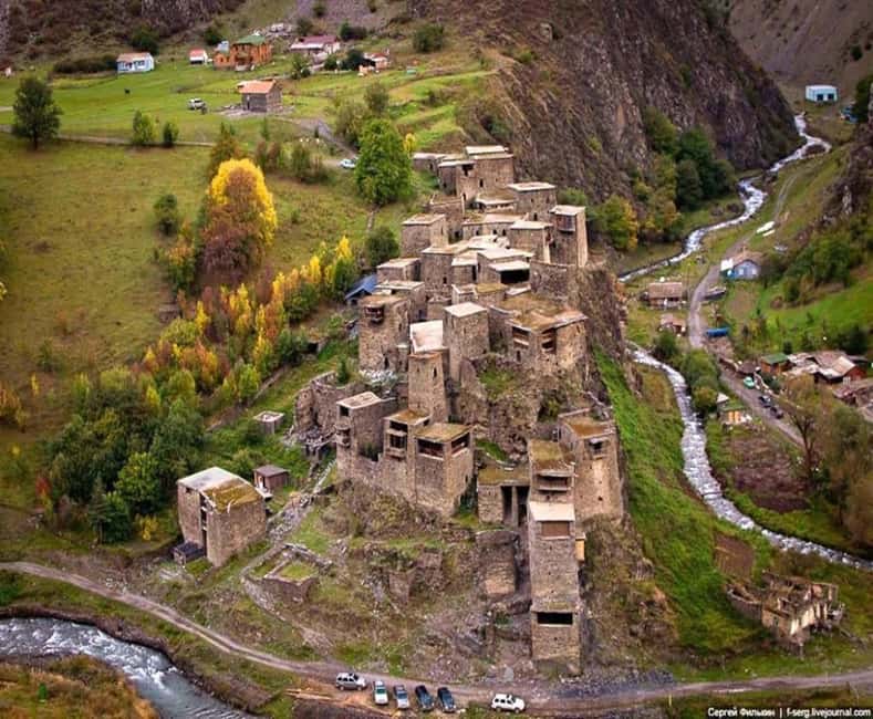 Tbilisi: Khevsureti, Land of Legends – Shatili Day Tour - Break time, photo time, and Georgian food that actually fuels the day