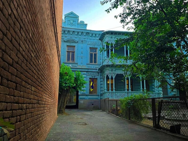 Tbilisi: Legends and Tales Walking Tour with Coffee & Sweets - Starting at a Soviet-era publishing house cafe with coffee and chocolate