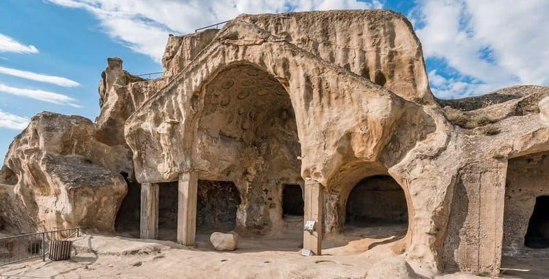 Tbilisi: Mtskheta, Jvari, Gori and Uplistsikhe Day Tour - Uplistsikhe Cave Town: Rock-Hewn Streets, Church-to-Pagan History Mix