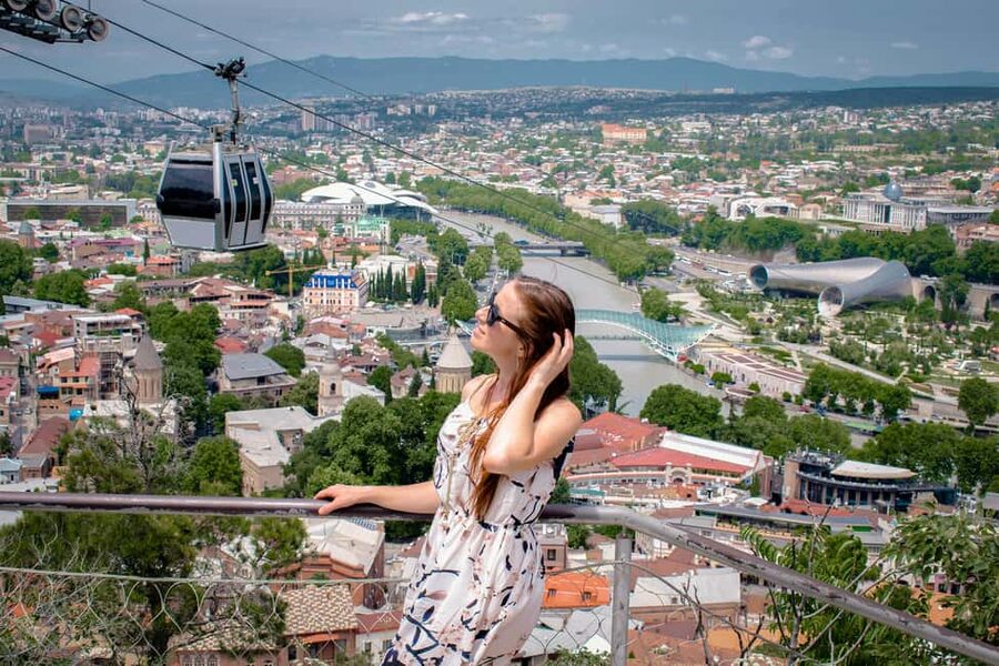 Tbilisi: Old and New City Guided Tour with 2 Cable Car Rides - Narikala Fortress and Mother of Georgia: viewpoint time with iconic anchors