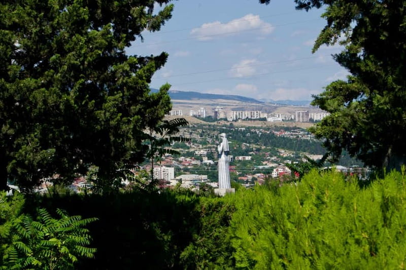 Tbilisi: Old & New city, Guided tour with 12 Tastings - Who this tour is best for (and who should skip it)