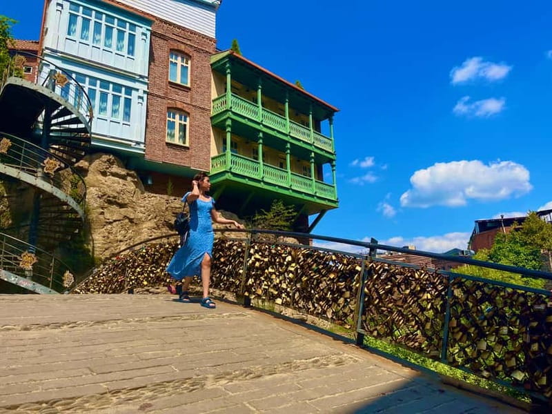 Tbilisi: Old & New City Guided Tour with 15 Tastings & Wine - Key things to notice before you book