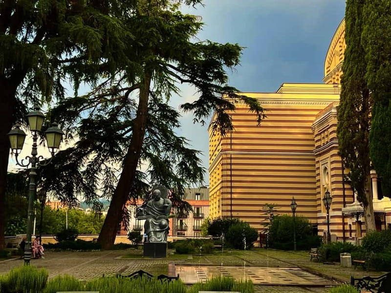 Tbilisi: Old & New City Guided Tour with 15 Tastings & Wine - Guides, pace, and how the tour feels as a conversation