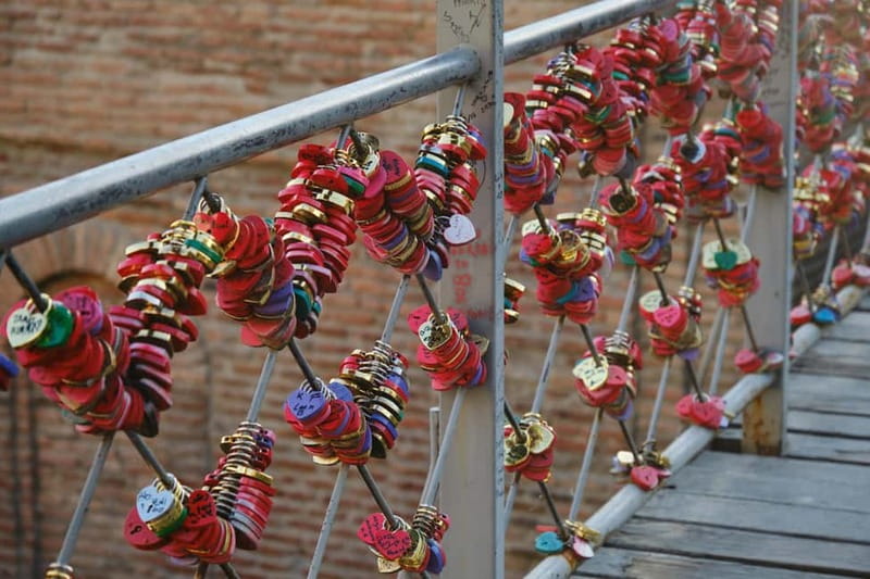 Tbilisi: Old Town Highlights w/ 5 Tastings & Cable Car Ride - Tips that will make your walk smoother