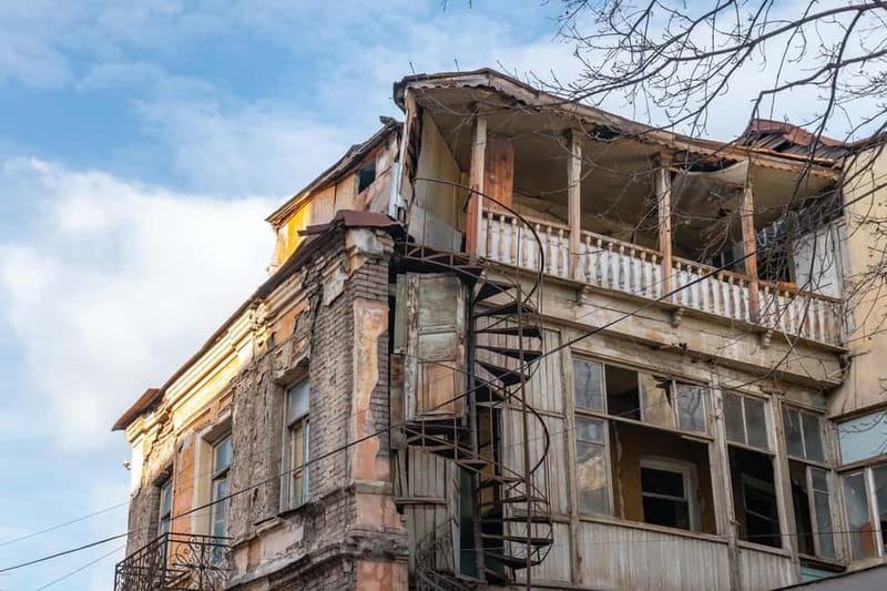 Tbilisi: Street Art & Dezerter Bazaar Tour w/ Tastings - The secret stop and the art-walk logic behind it