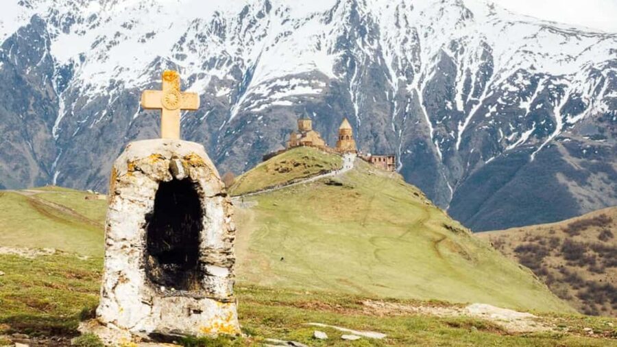 Tbilisi to Kazbegi Gudauri Ananuri Zhinvali Group GuidedTour - Zhinvali Reservoir: quick reset and big water views