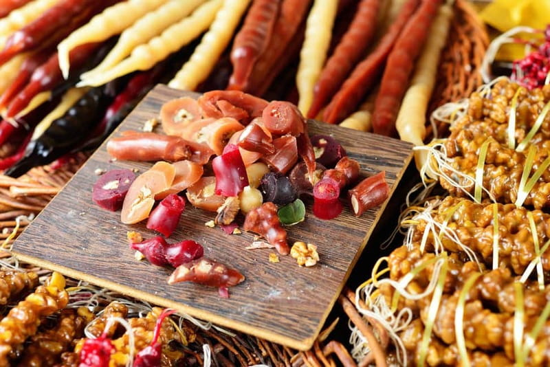 Tbilisi: Top 20 Highlights Guided Walking Tour with Tastings - A tight 1 to 3 hour loop that helps you get your bearings