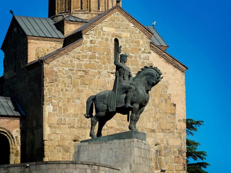 Tbilisi: Top 20 Highlights Guided Walking Tour with Tastings - Cathedral corners and the classic church vibe at Anchiskhati and Metekhi