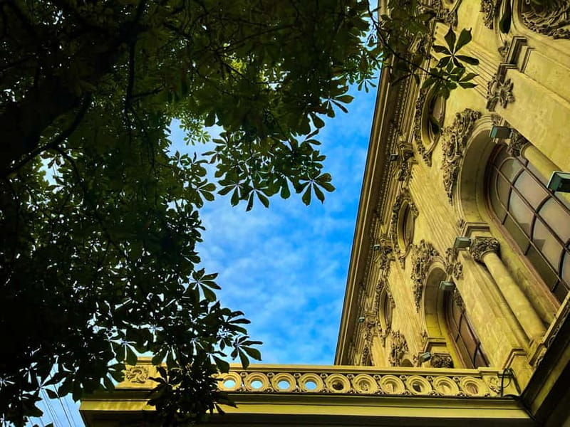Tbilisi: Walking Tour of Main Highlights With Food & Wine - Who should book this Tbilisi highlights with food and wine walk