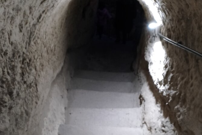 Tour planning in Georgia - Rabati Castle and Vardzia Caves: Big Shapes, Big Effort