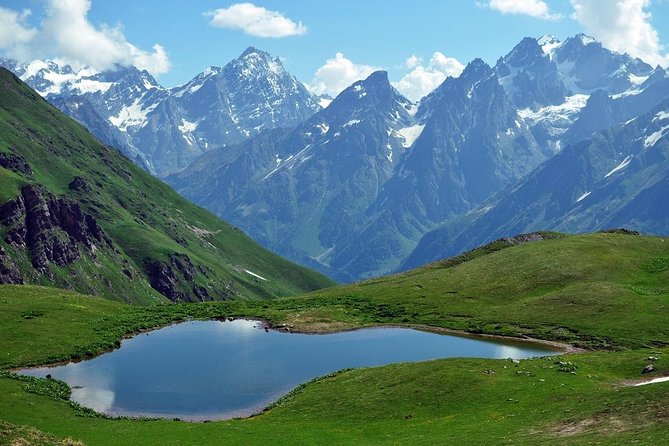 Unforgettable Svaneti in 4 days - Mestia at night: your calm base in the mountains