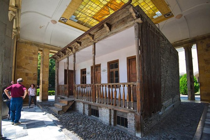 Uplistsikhe-Borjomi-Gori-Mtskheta - Gori and the Stalin house-museum stop: compact, not random