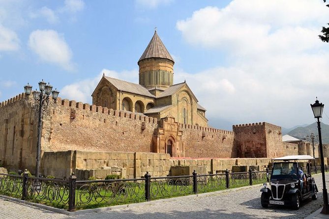 Uplistsikhe-Borjomi-Gori-Mtskheta - Mtskheta and Svetitskhoveli Cathedral: a free stop with major Orthodox relics