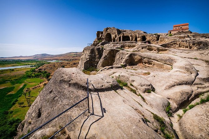 Virtual tour to Georgia - Uplistsikhe, Rabati Castle, Katskhi Pillar: Variety With a Purpose