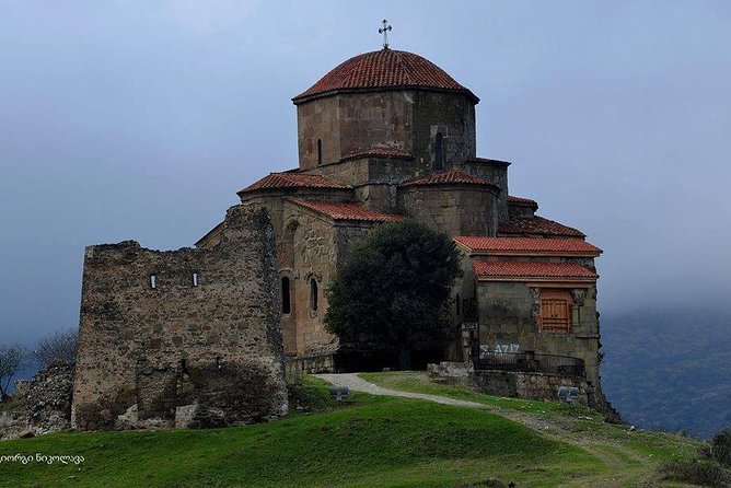 Visit Mtskheta Gori and Uplistsikhe from Tbilisi - Hotel pickup and a private vehicle: why it matters on this route